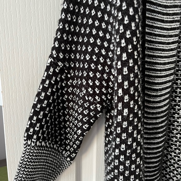 black and white cardigan no brand - Picture 2 of 4